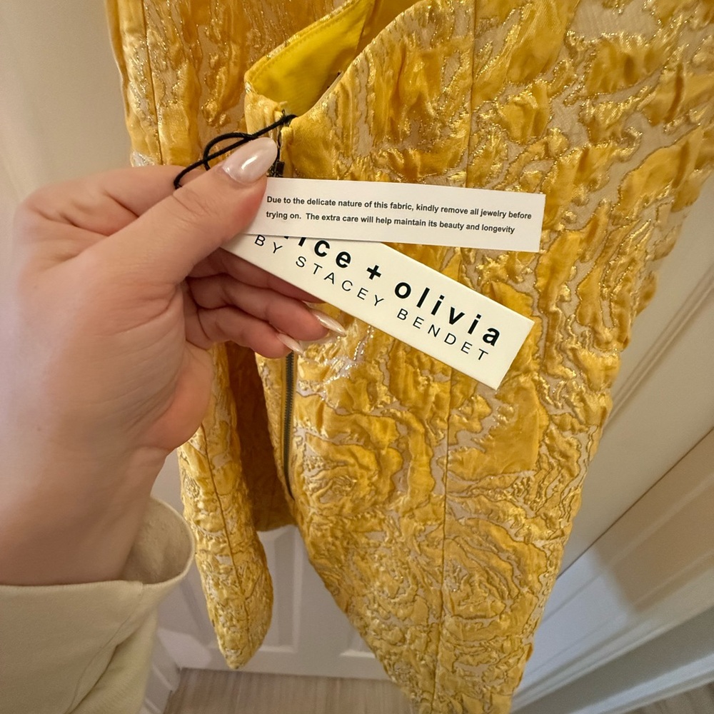 Alice + Olivia Yellow Floral Mini Dress NWT - Picture 7 of 9